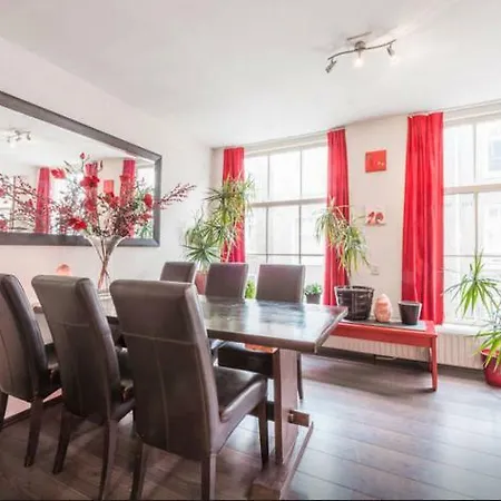 Luxury Apt Perfect Central Location Lejlighed