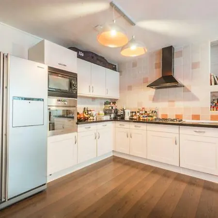 Apartment Luxury Apt Perfect Central Location
